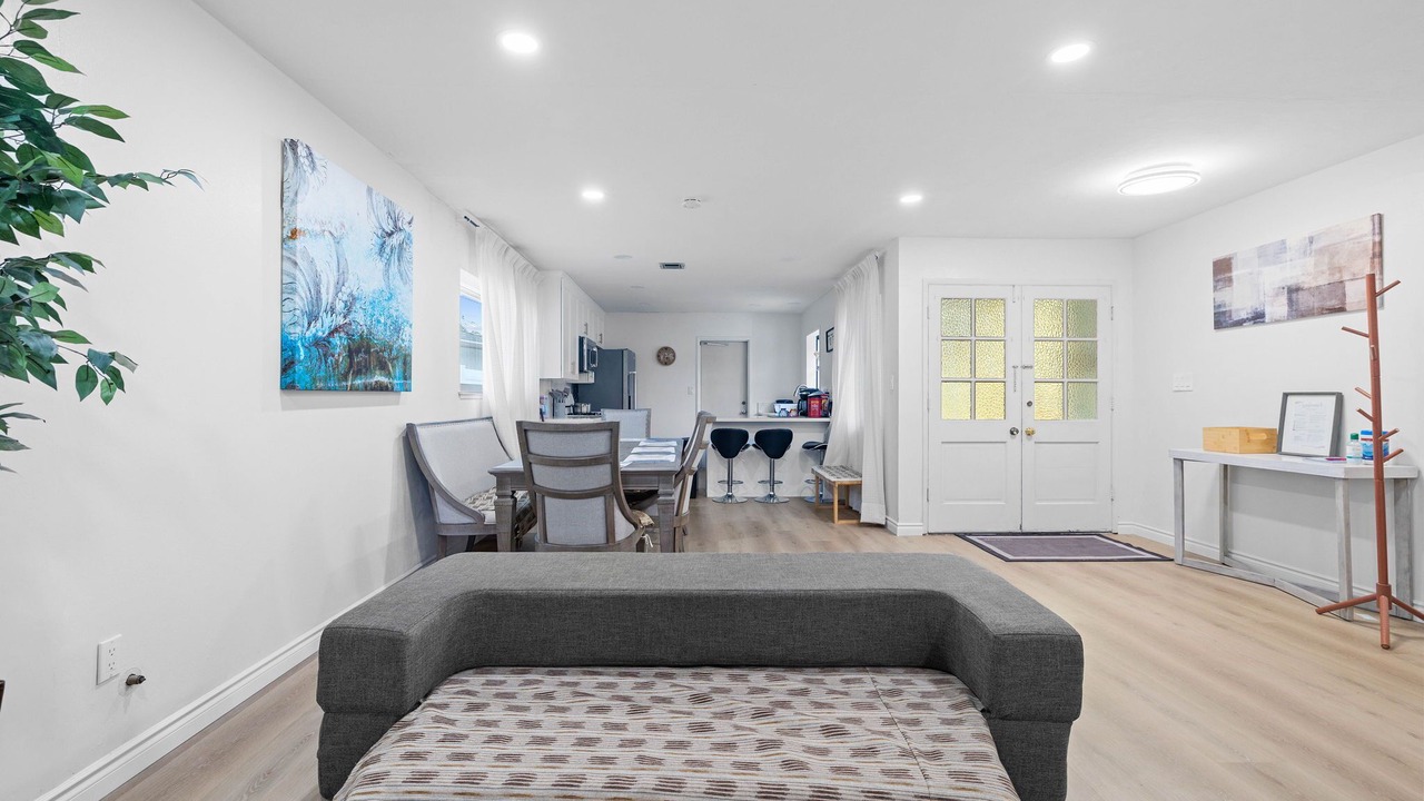 Photo of Livingroom in University City