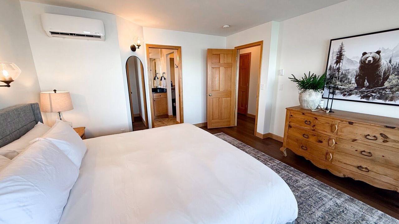 Photo of Bedroom in Finley Point