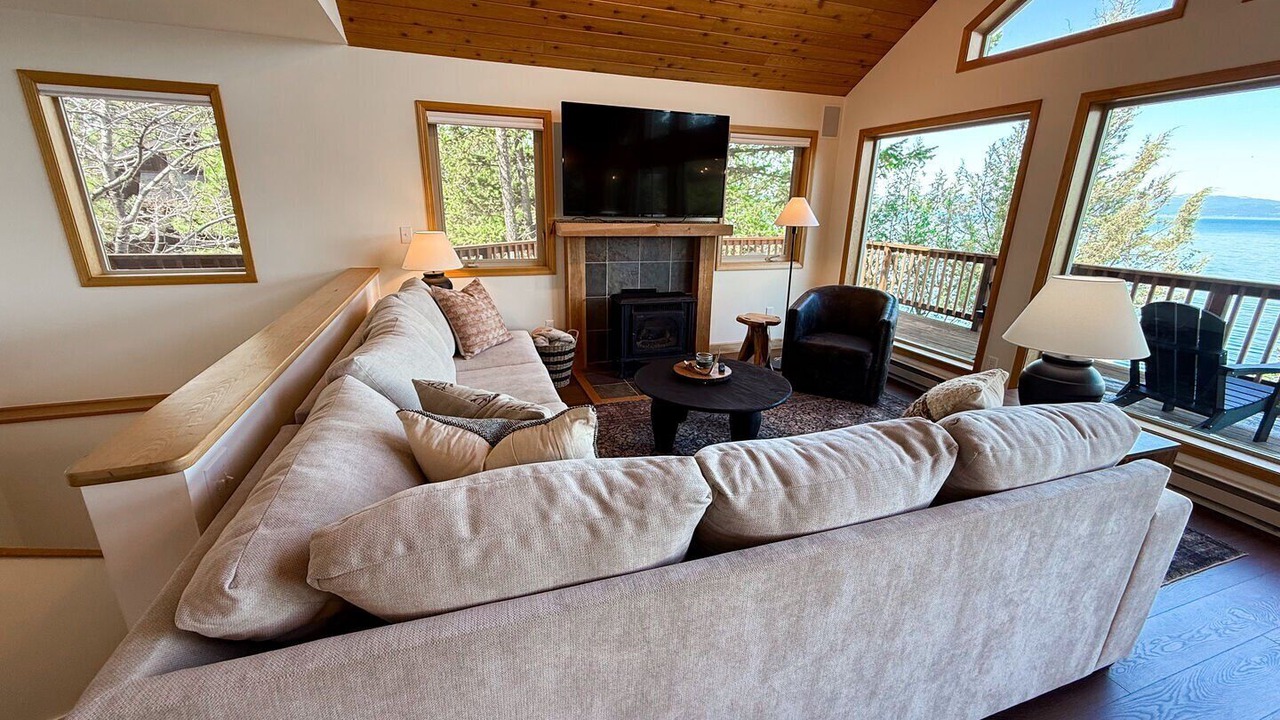 Photo of Livingroom in Finley Point