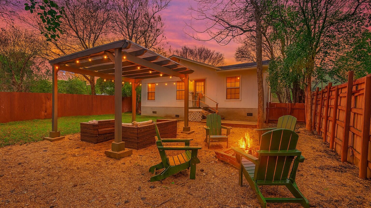Photo of Outdoor in Dawson