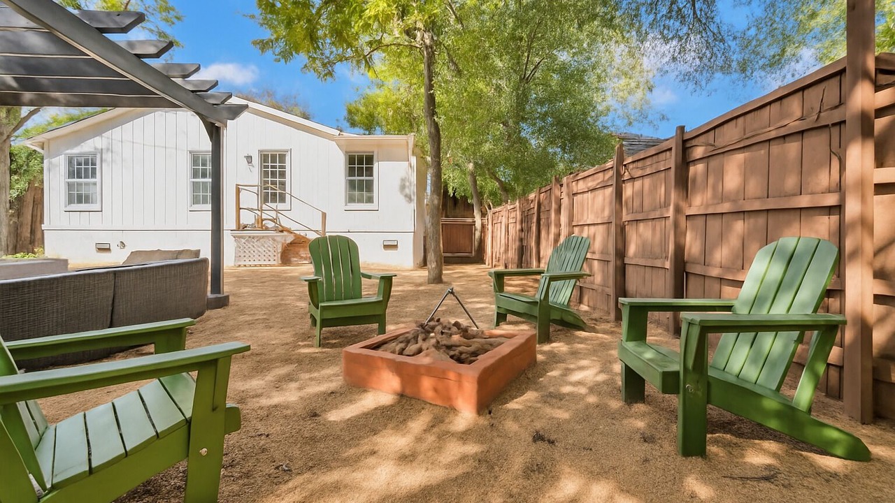 Photo of Patio Balcony in Dawson