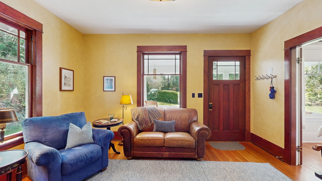 Photo of Livingroom in Bainbridge Island
