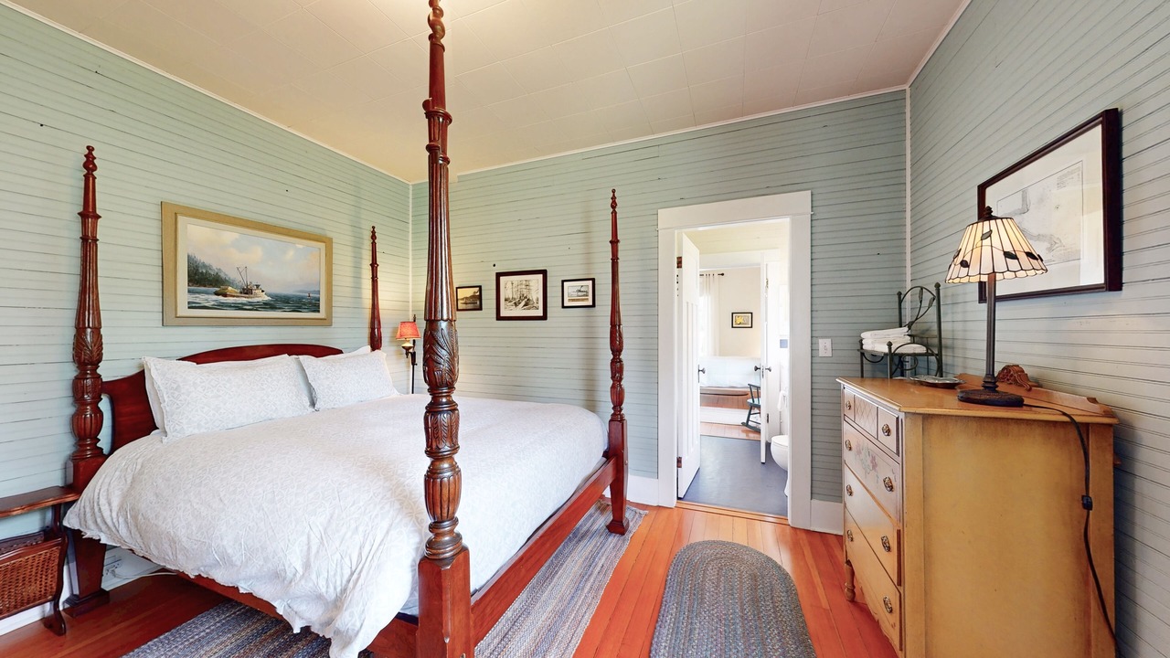 Photo of Bedroom in Bainbridge Island