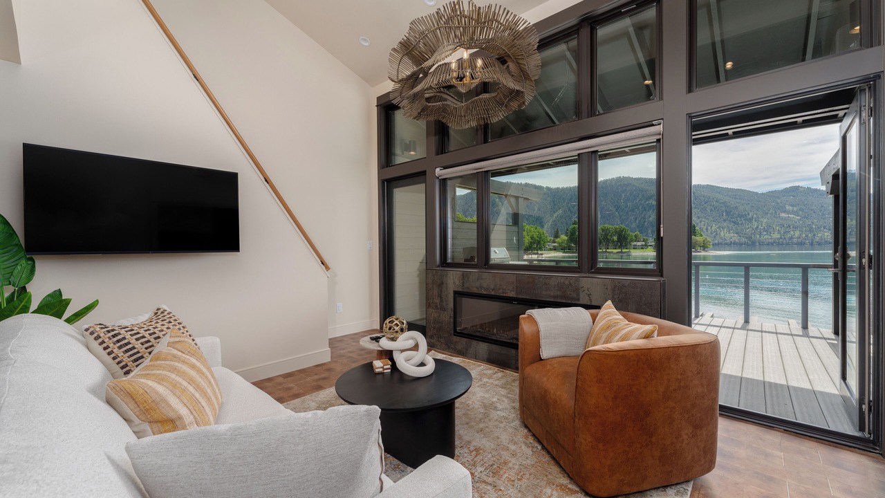 Photo of Livingroom in Wapato Point