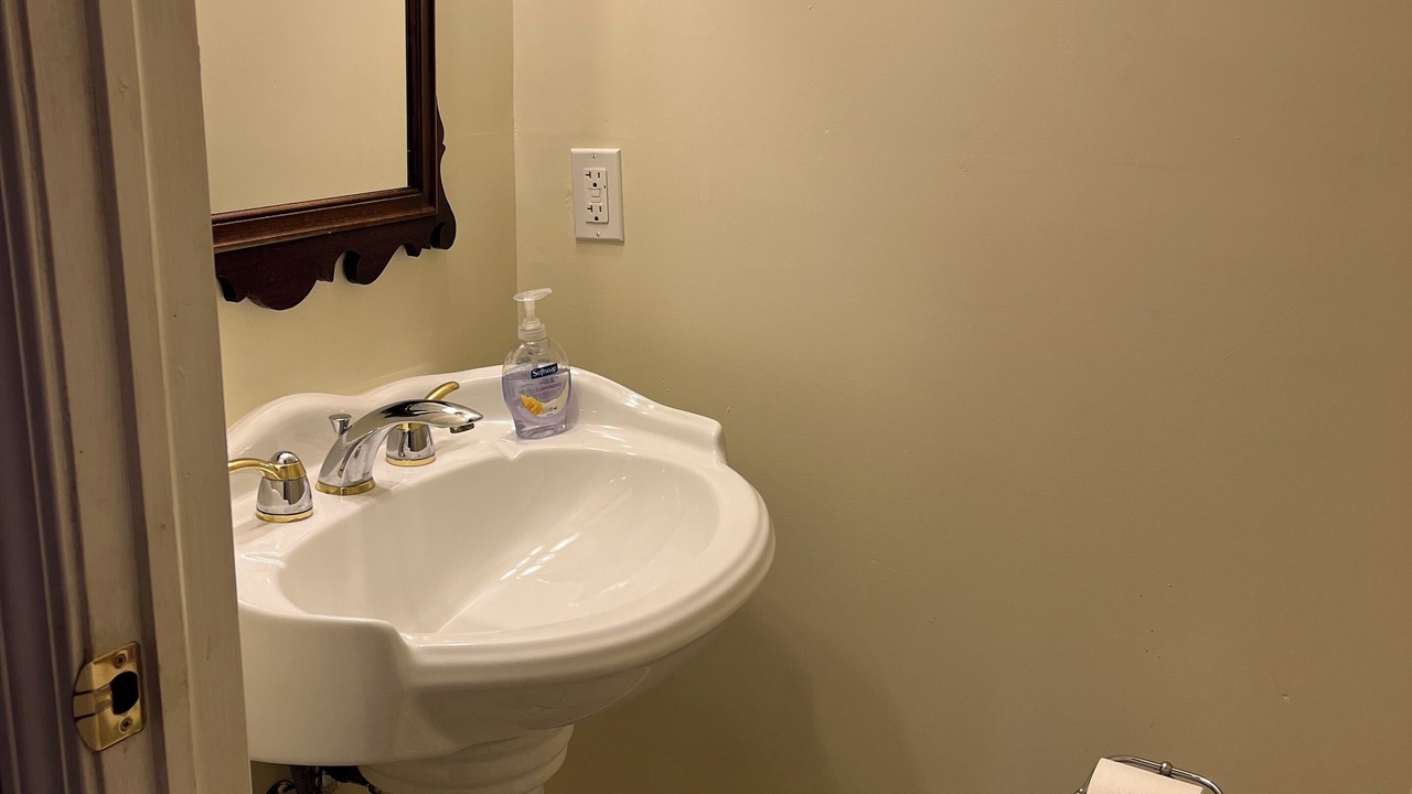 Photo of Bathroom in Lorain