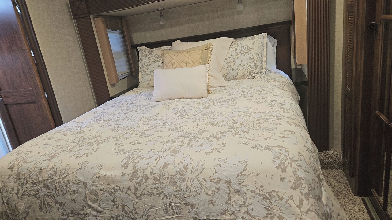 Photo of Bedroom in Metaline