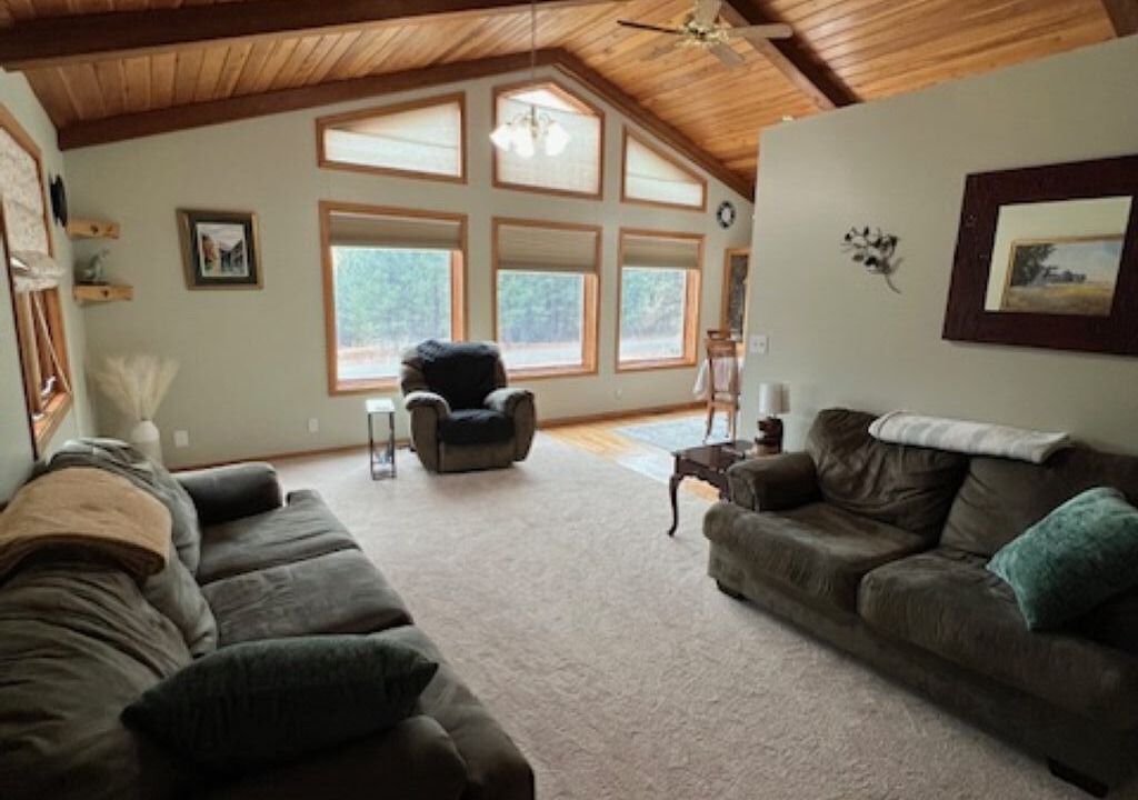 Photo of Livingroom in Clancy