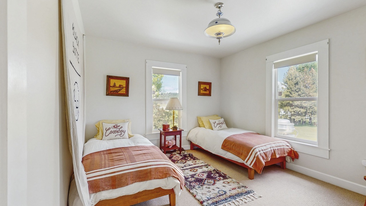 Photo of Bedroom in Crooked River Ranch