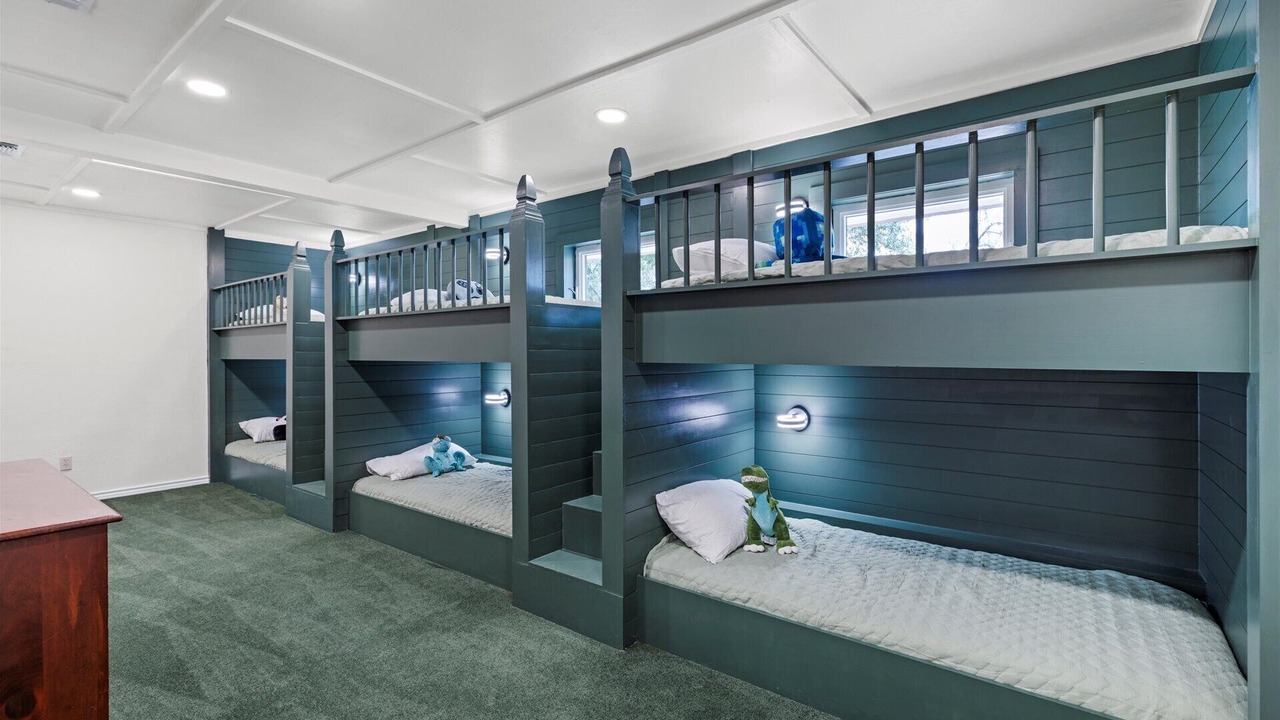 Photo of Bedroom in McQueeney