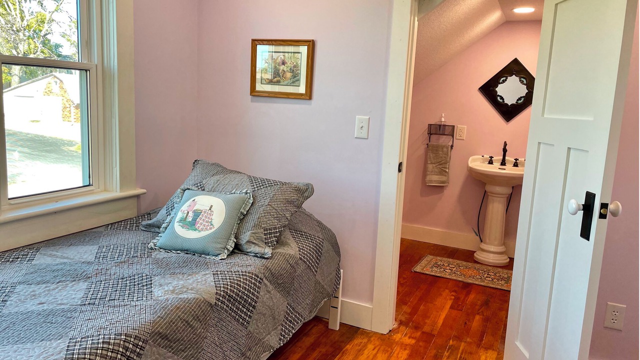 Photo of Bedroom in Hamilton