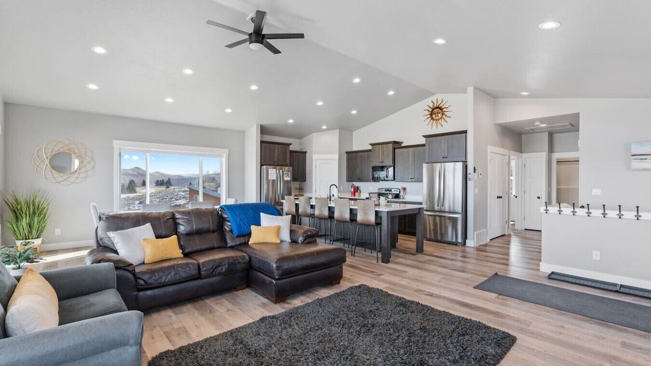 Photo of Livingroom in Sweetwater