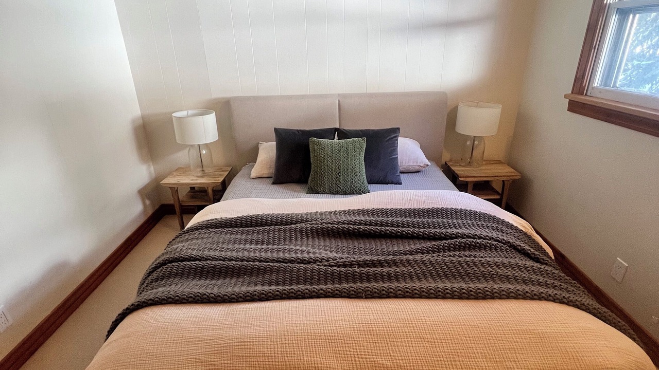 Photo of Bedroom in Warm Springs