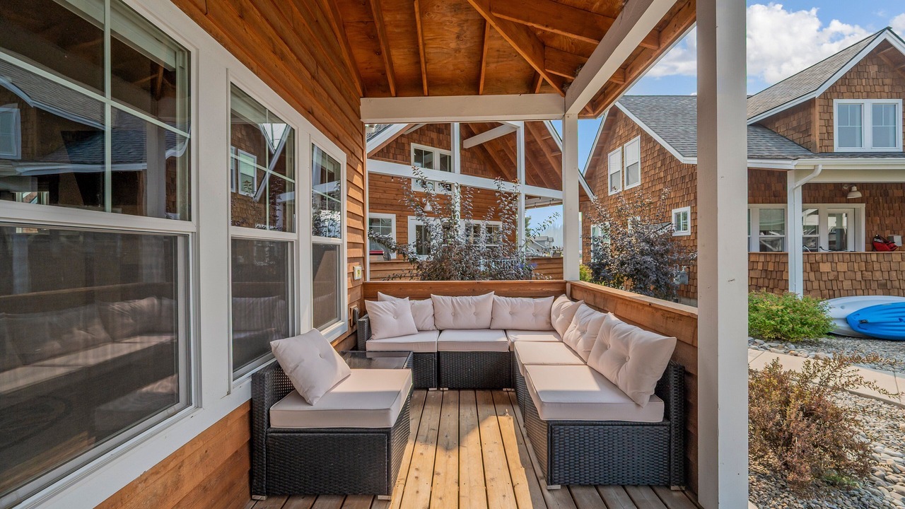 Photo of Patio Balcony in Dover Bay