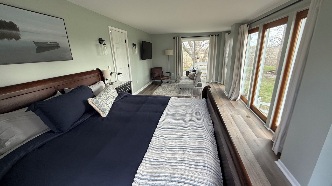 Photo of Bedroom in Oak Harbor