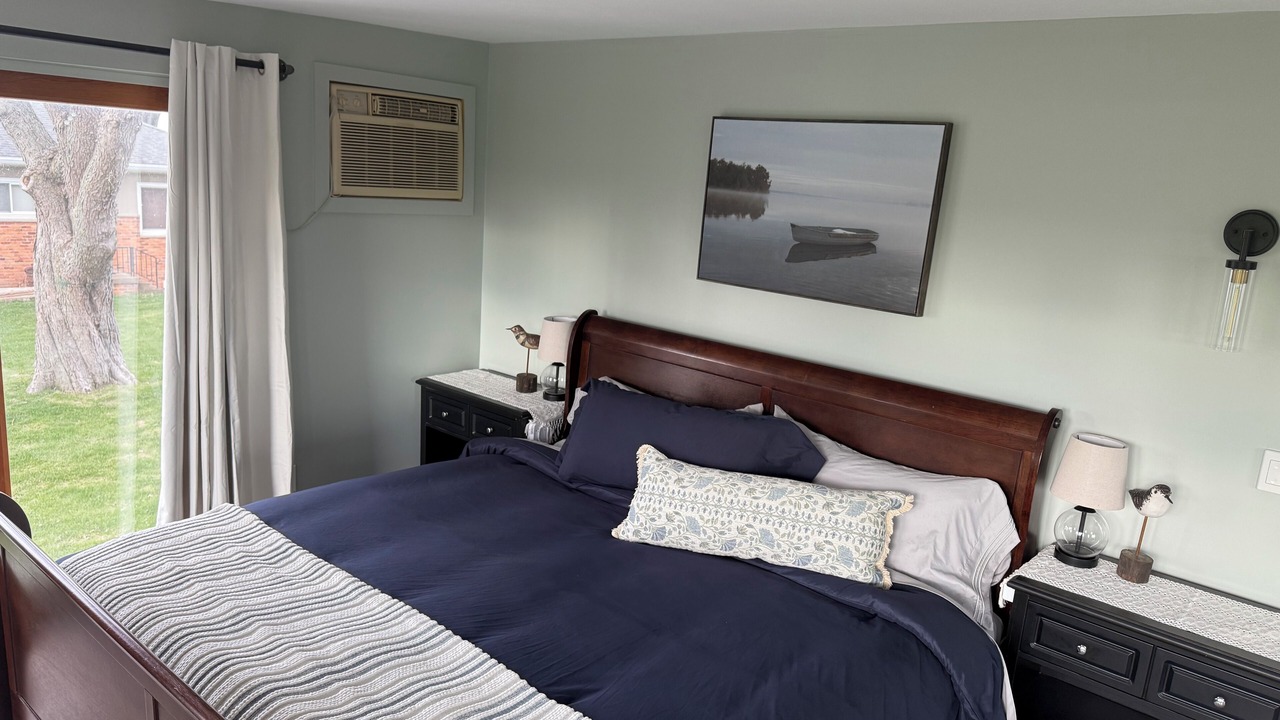 Photo of Bedroom in Oak Harbor