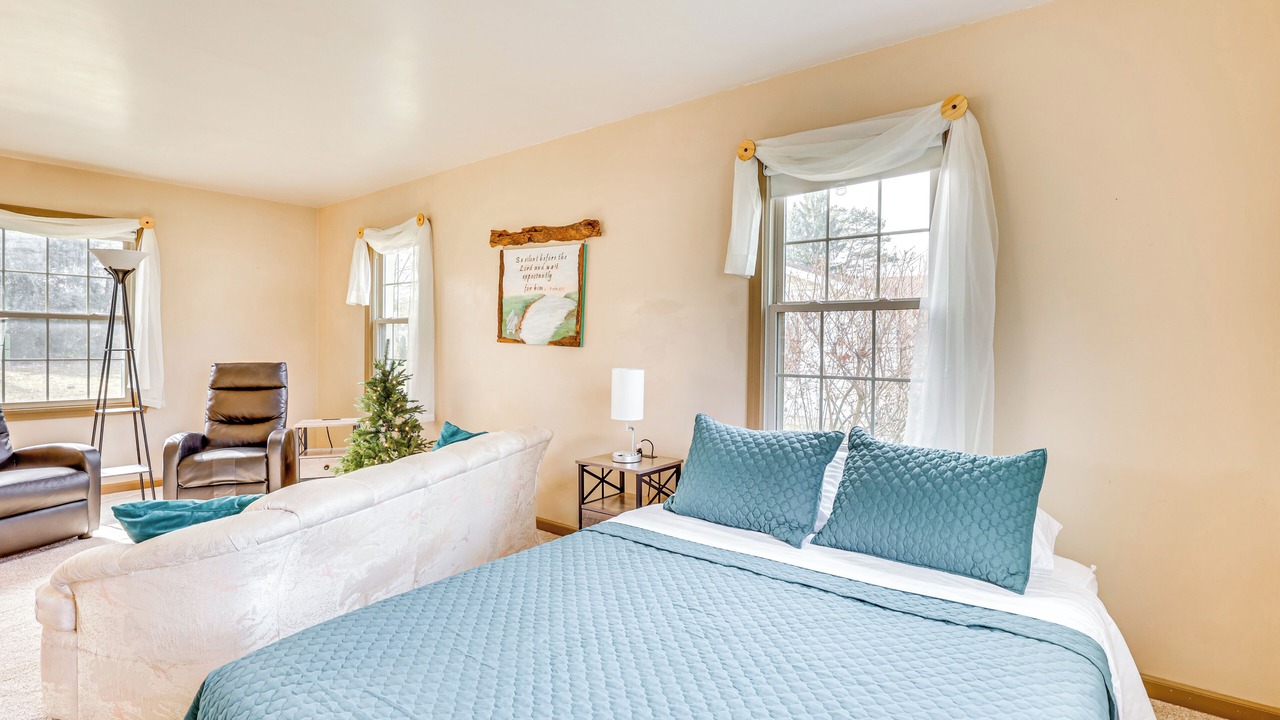 Photo of Bedroom in Salem