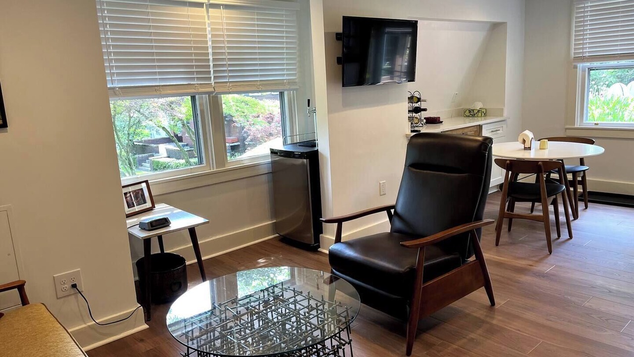 Photo of Livingroom in Edgewood