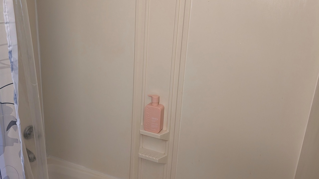 Photo of Bathroom in Lakeview