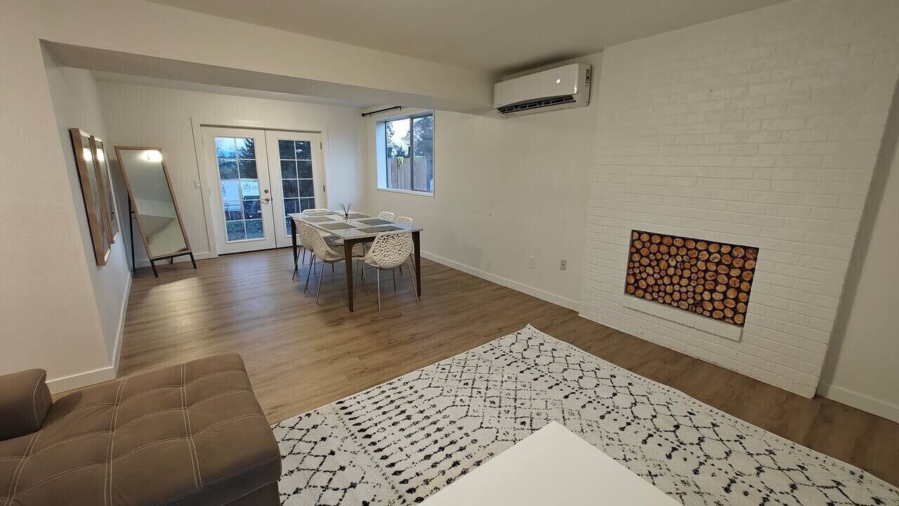 Photo of Livingroom in Burien