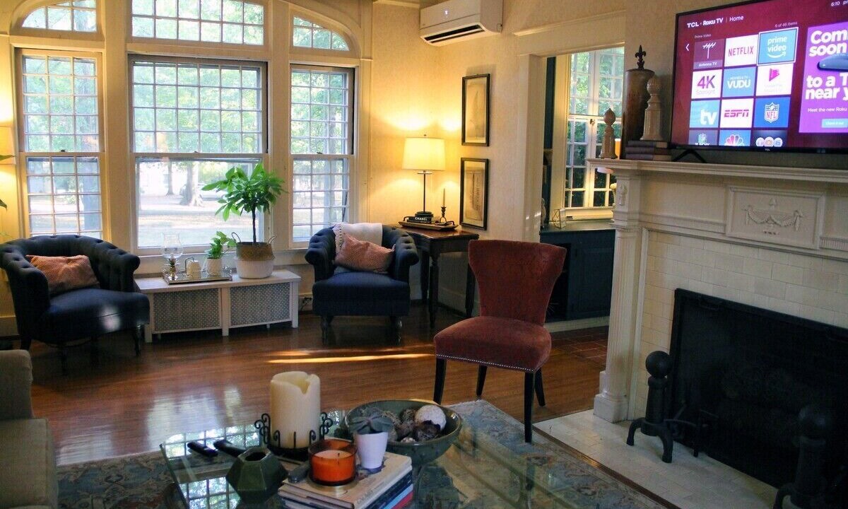 Photo of Livingroom in Tyler Park