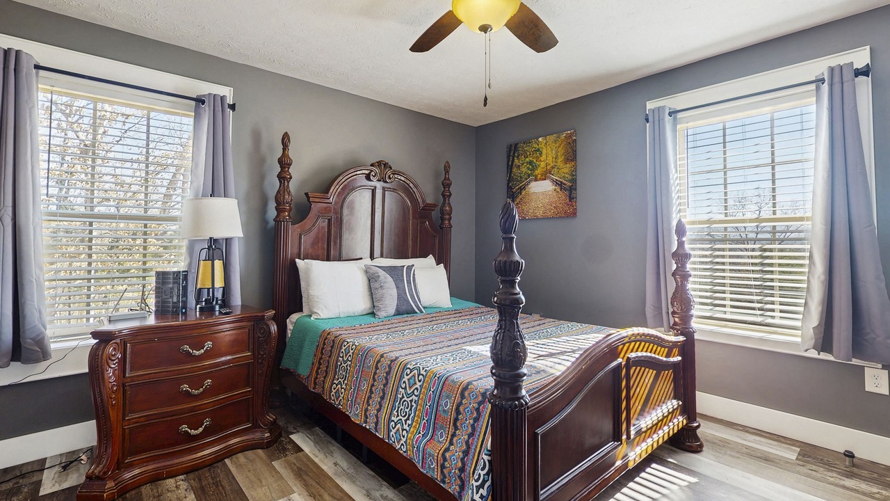 Photo of Bedroom in Kodak