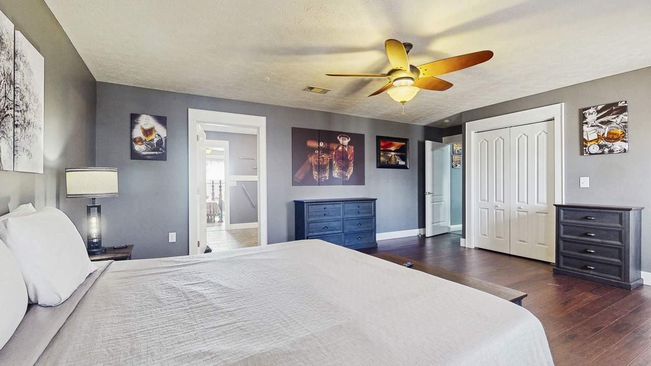 Photo of Bedroom in Kodak