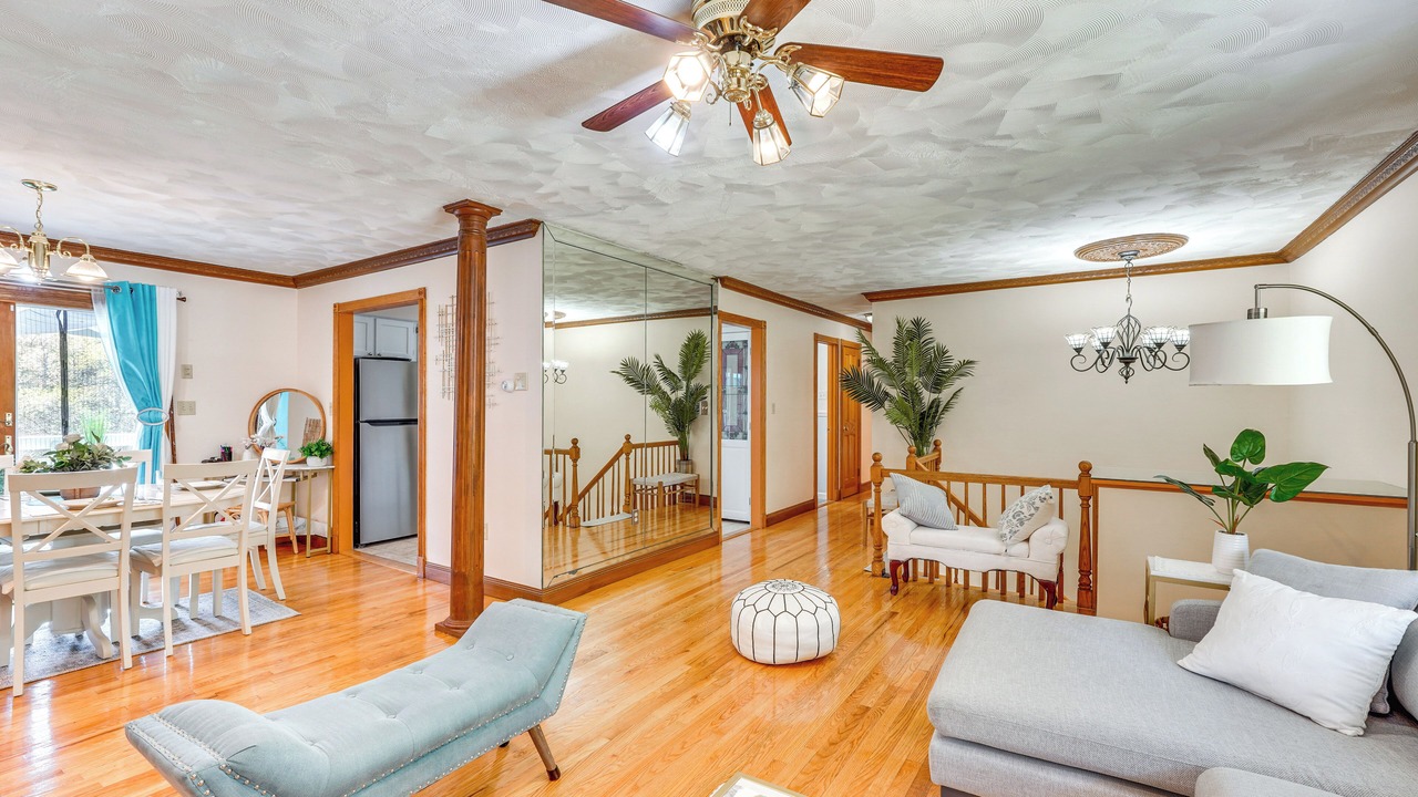 Photo of Livingroom in Parksville