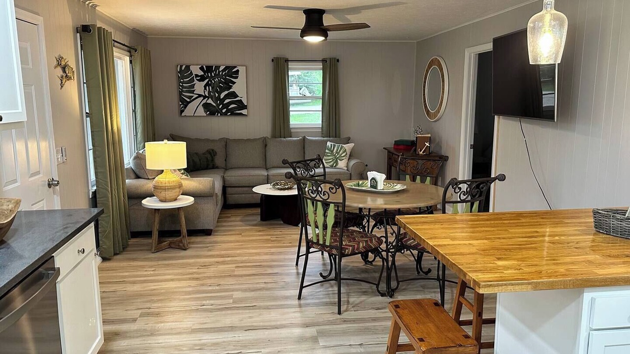 Photo of Livingroom in Clarkson