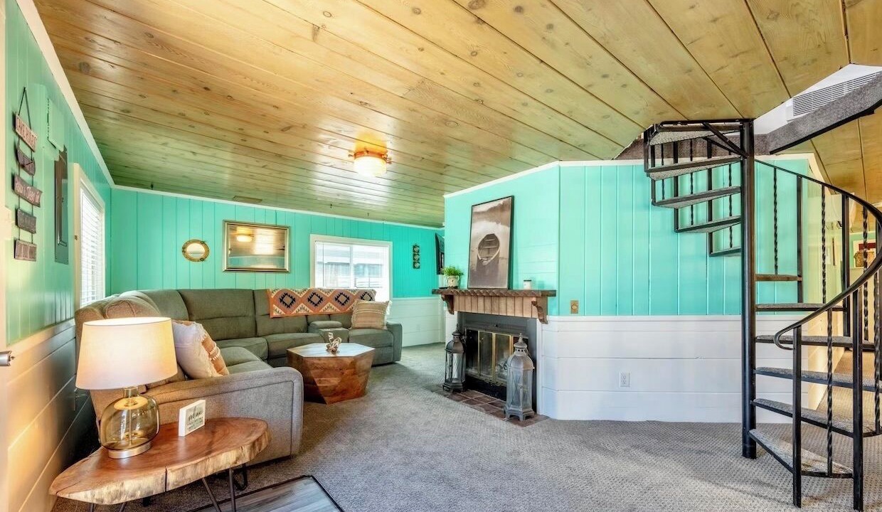 Photo of Livingroom in Bayview