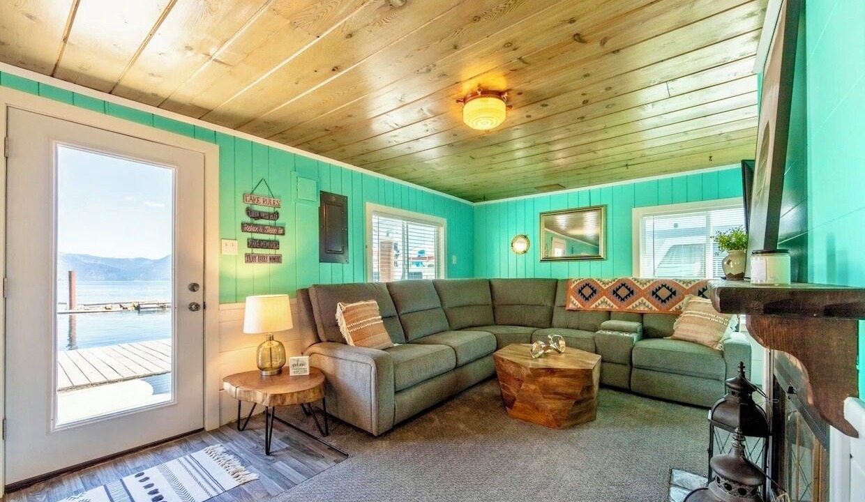 Photo of Livingroom in Bayview