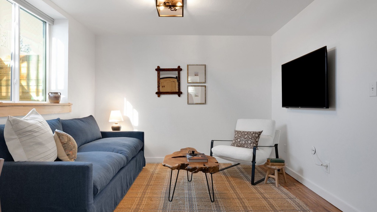 Photo of Livingroom in Franklin to the Fort