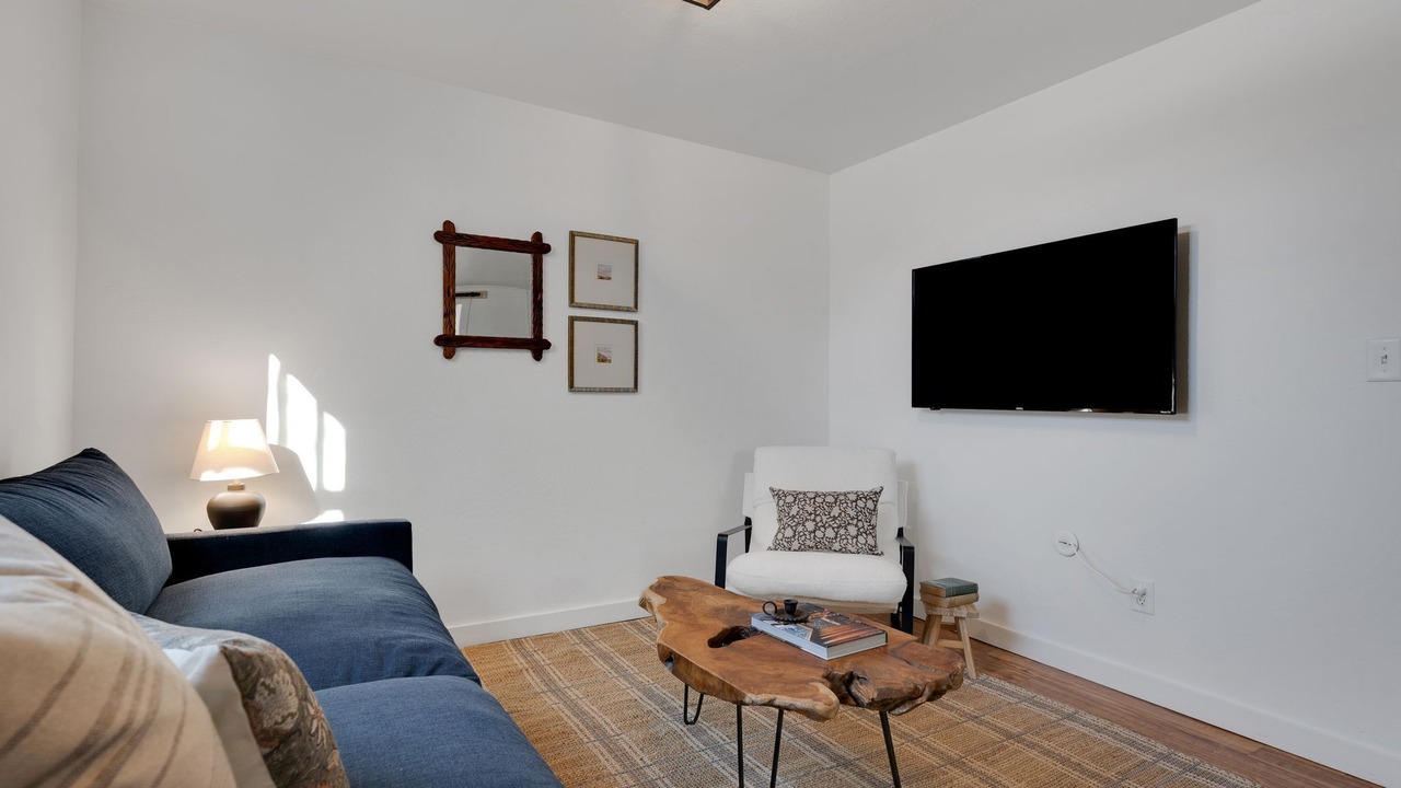 Photo of Livingroom in Franklin to the Fort