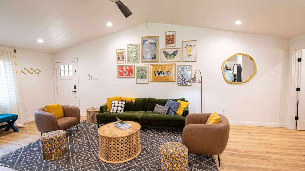 Photo of Livingroom in Midtown