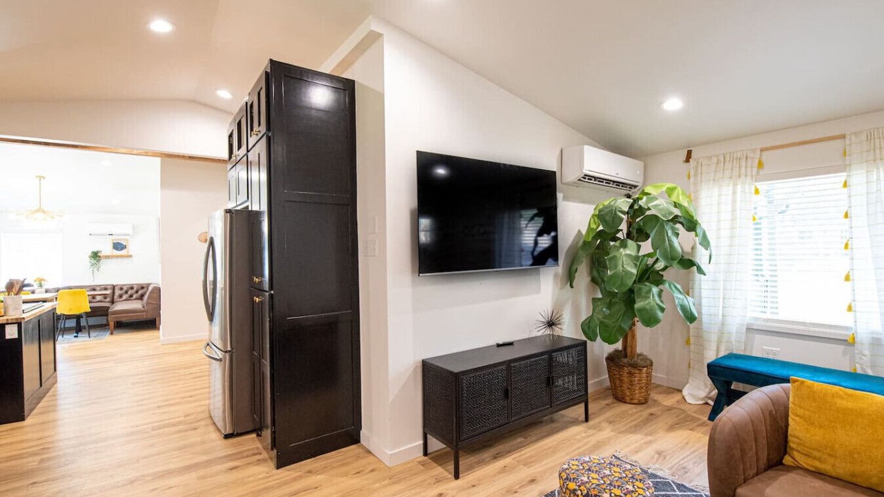 Photo of Livingroom in Midtown