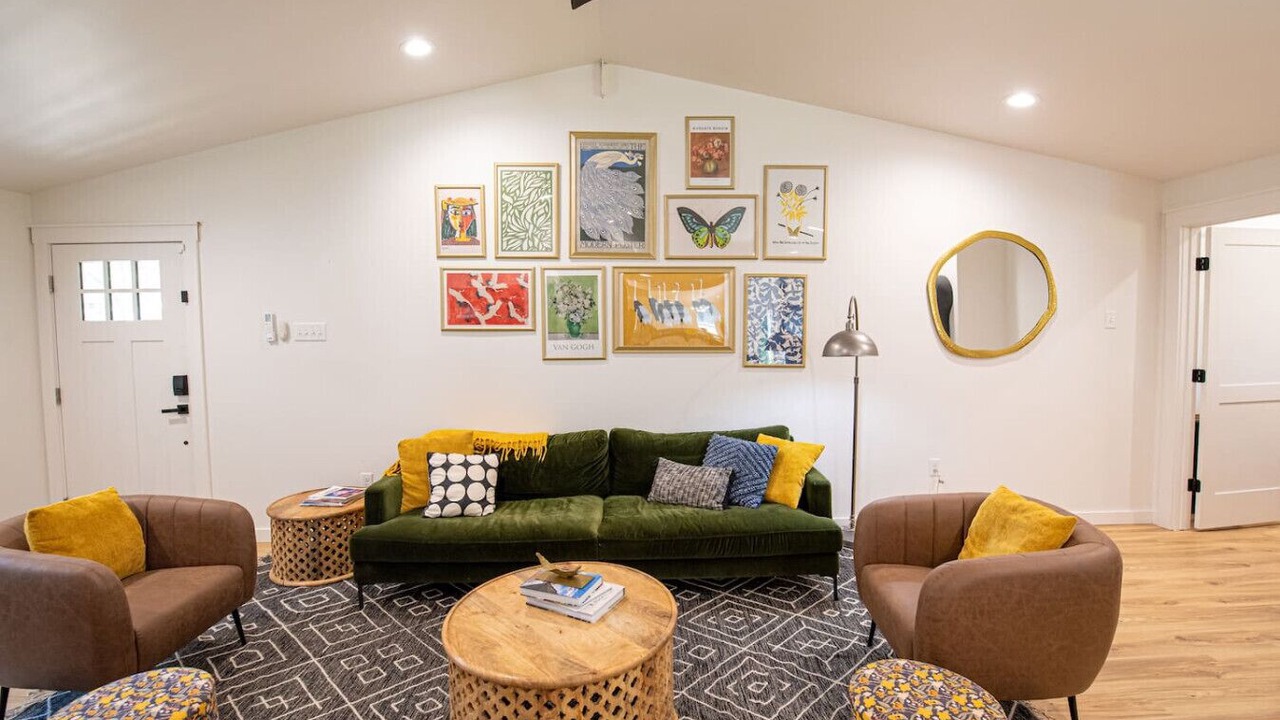 Photo of Livingroom in Midtown