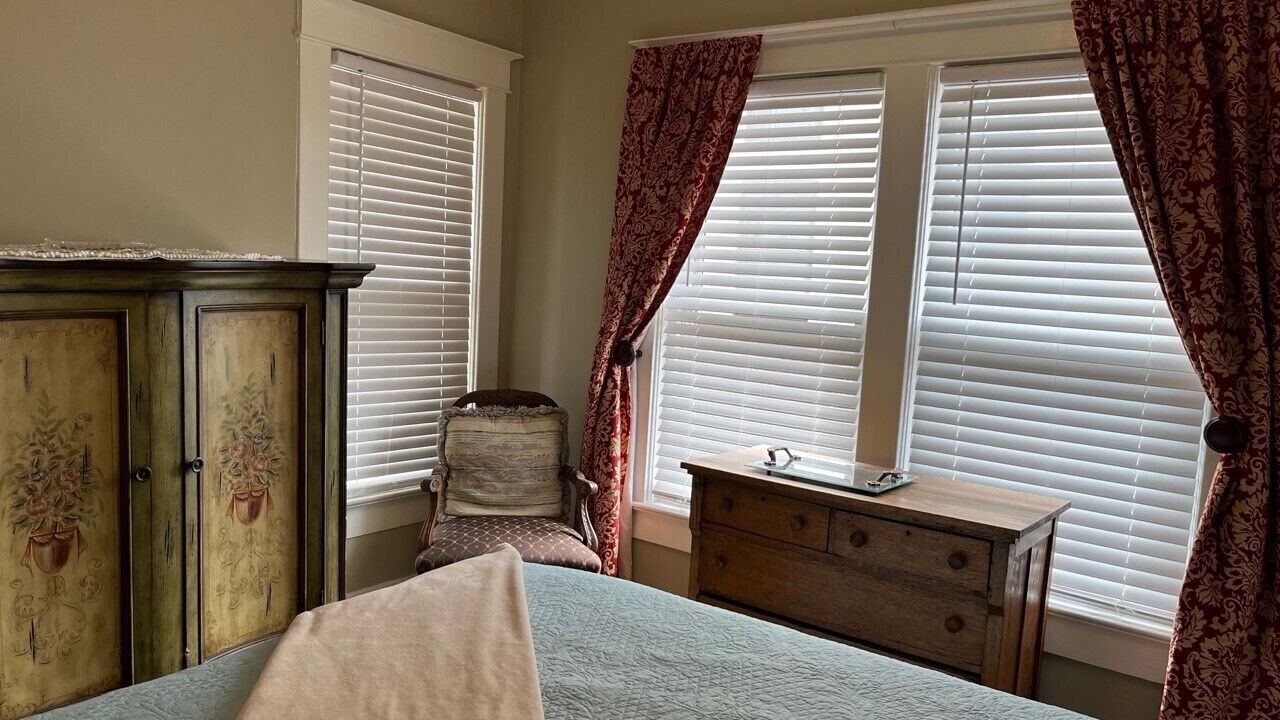Photo of Bedroom in Central Gardens