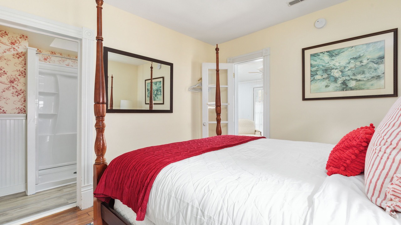 Photo of Bedroom in Berkeley Springs