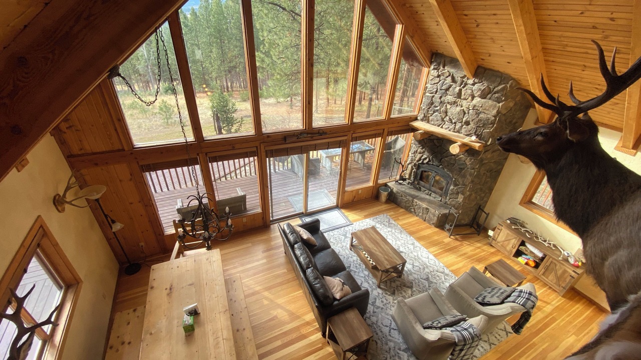 Photo of Livingroom in Victor