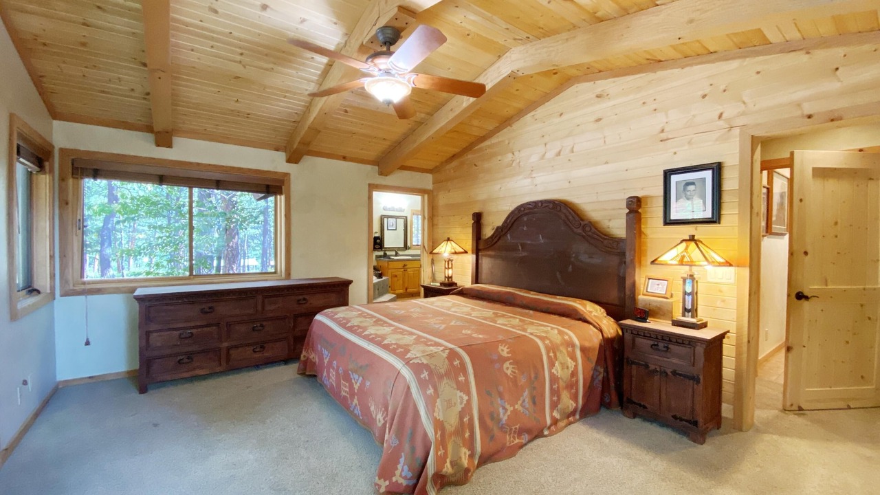 Photo of Bedroom in Victor