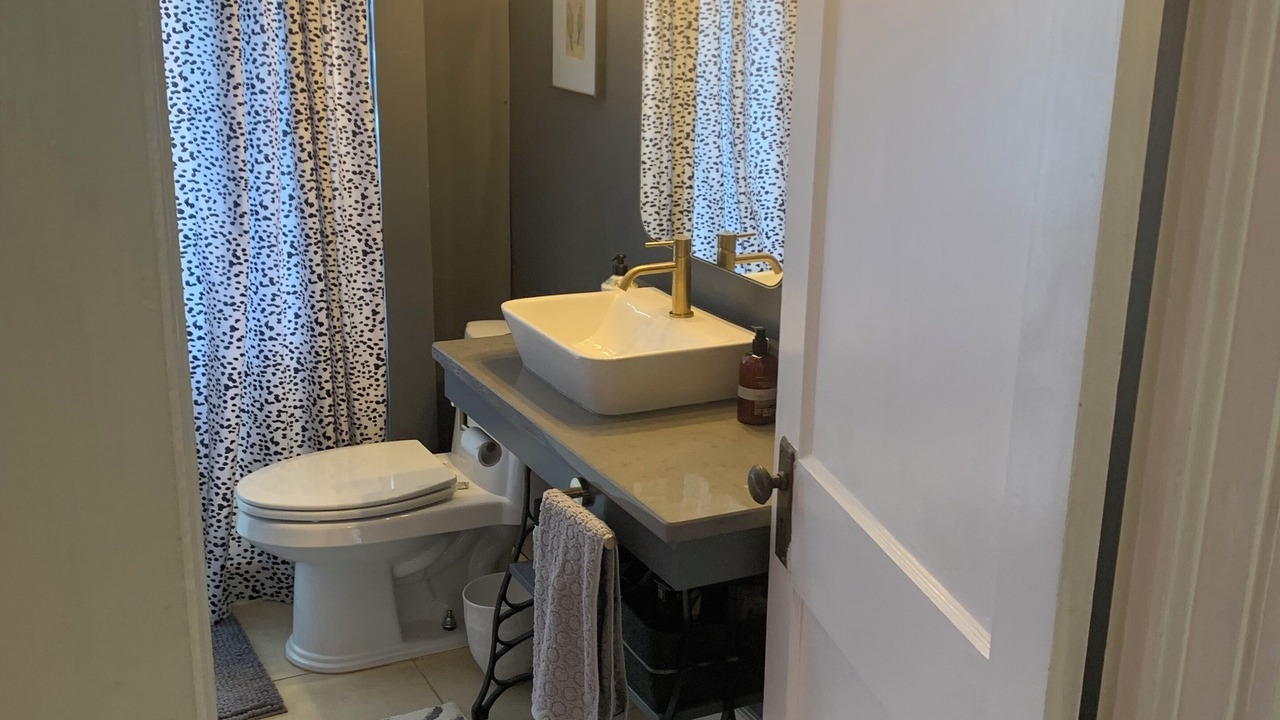 Photo of Bathroom in Lindley Park