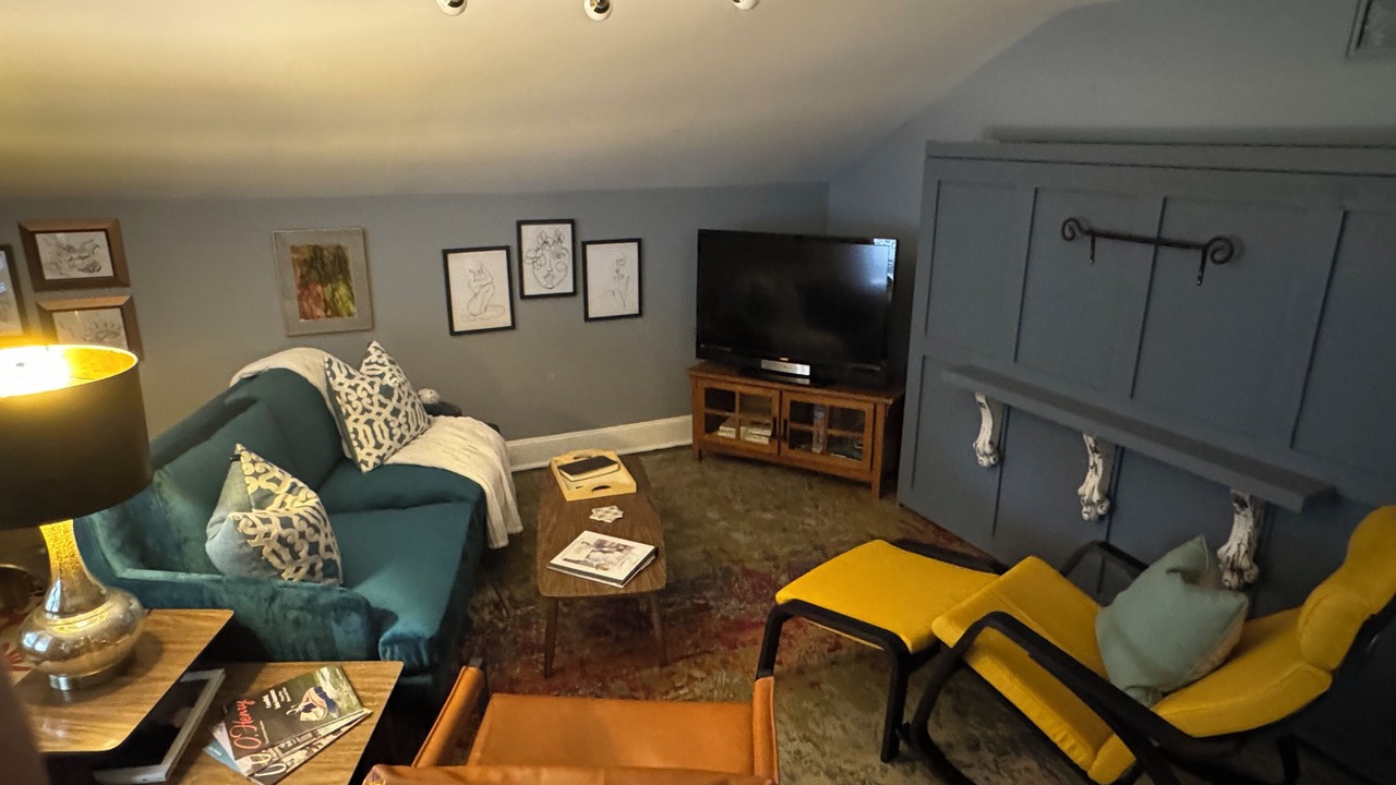 Photo of Livingroom in Lindley Park
