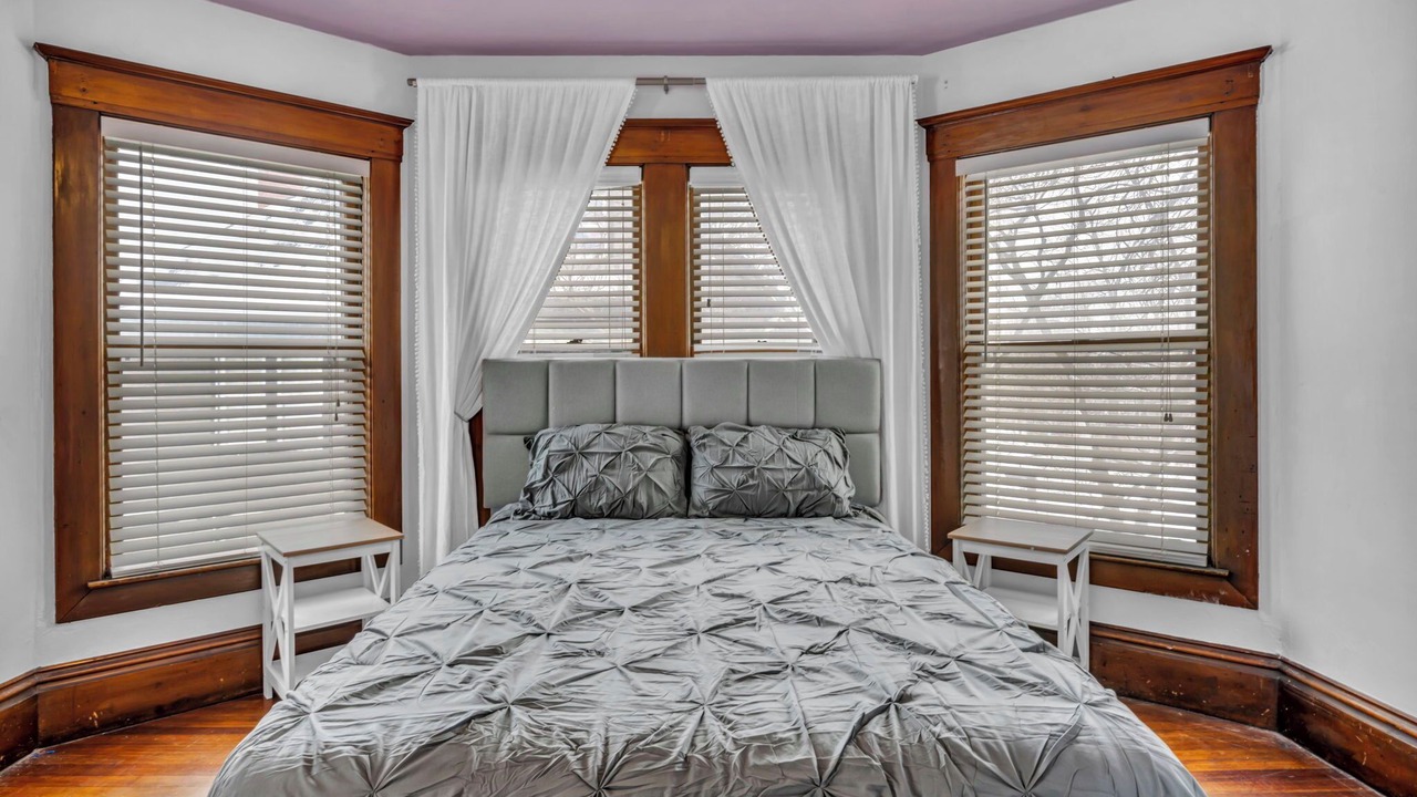Photo of Bedroom in Elyria