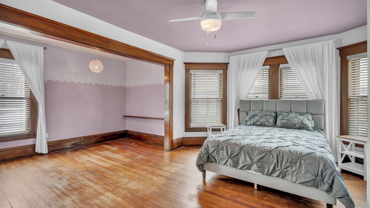 Photo of Bedroom in Elyria
