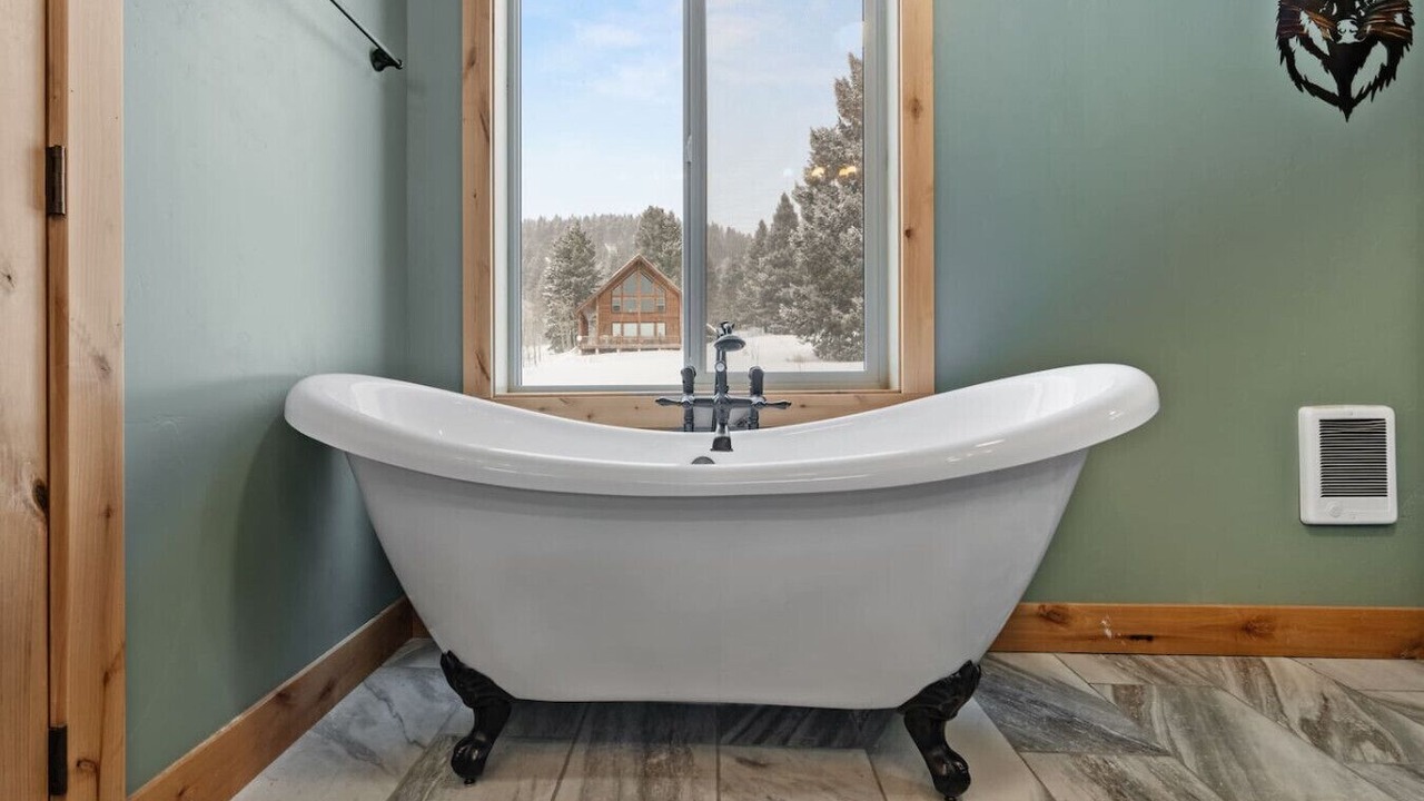 Photo of Bathroom in Island Park