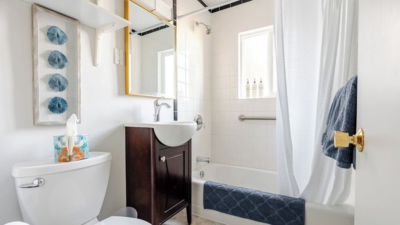 Photo of Bathroom in University District