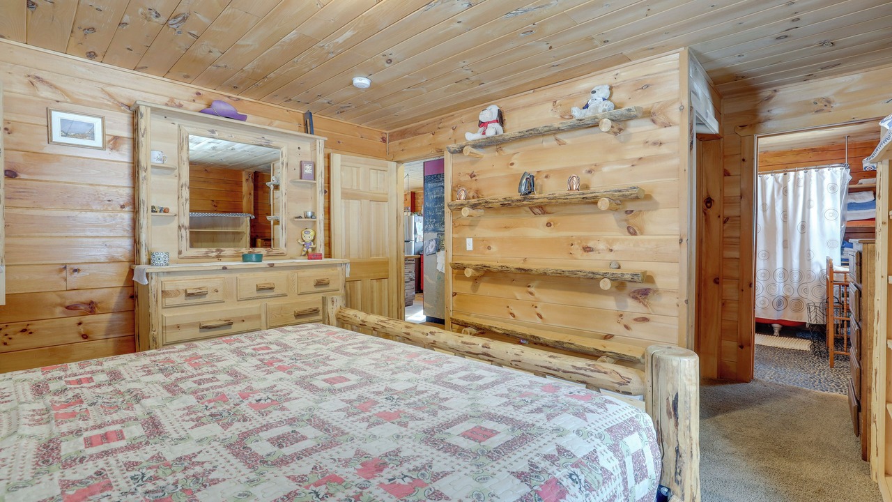 Photo of Bedroom in Casper Mountain