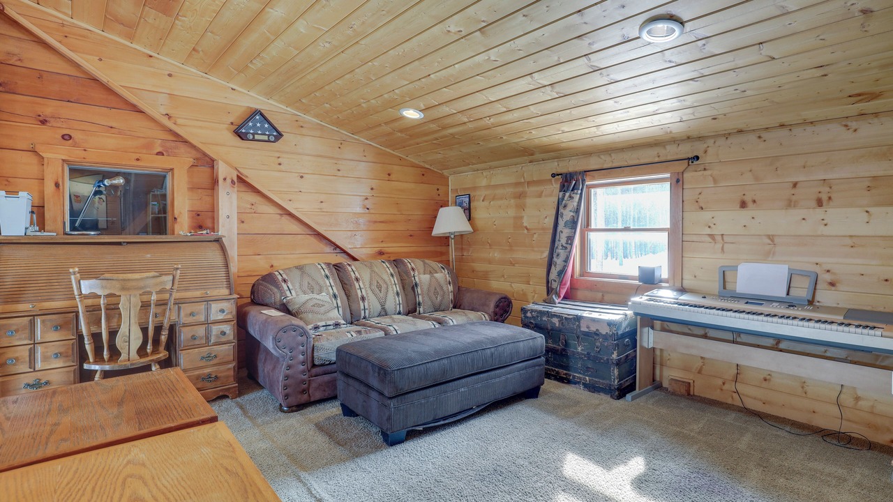 Photo of Livingroom in Casper Mountain