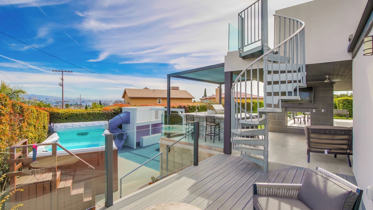 Photo of Patio Balcony in Roseville - Fleet Ridge