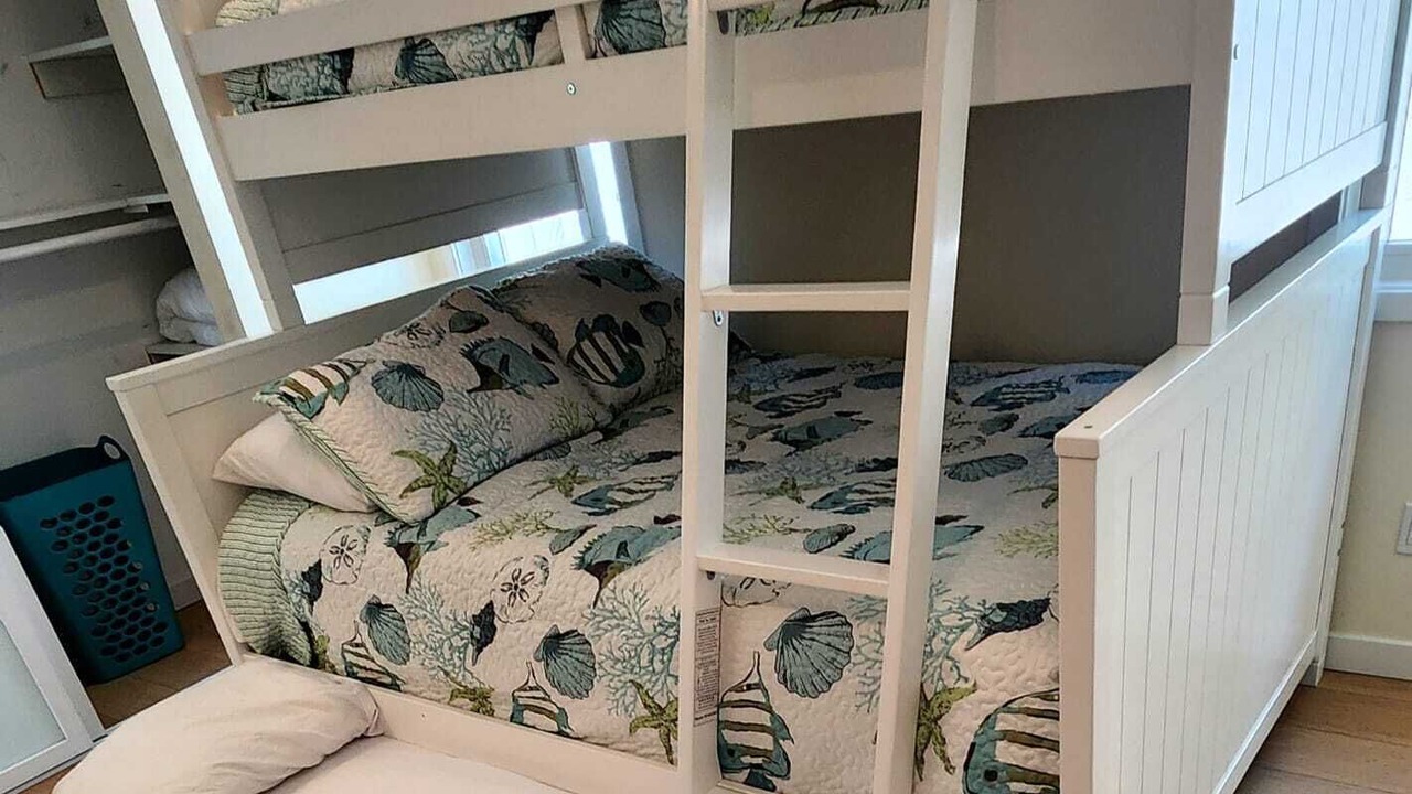 Photo of Bedroom in Roseville - Fleet Ridge