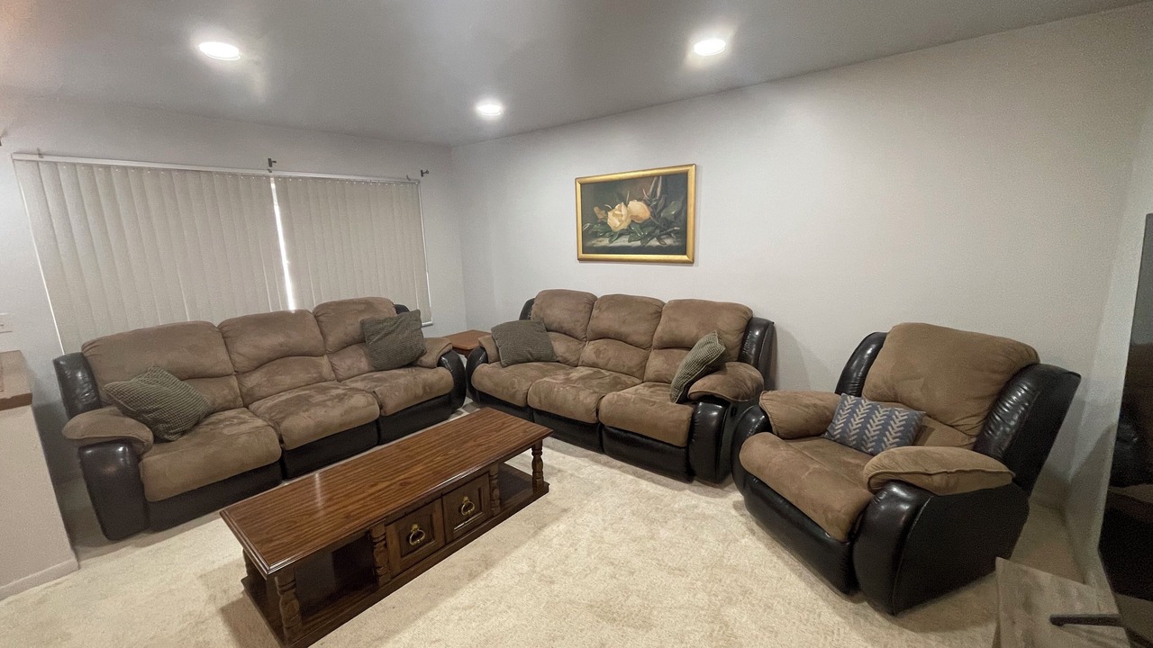 Photo of Livingroom in Sterling Heights